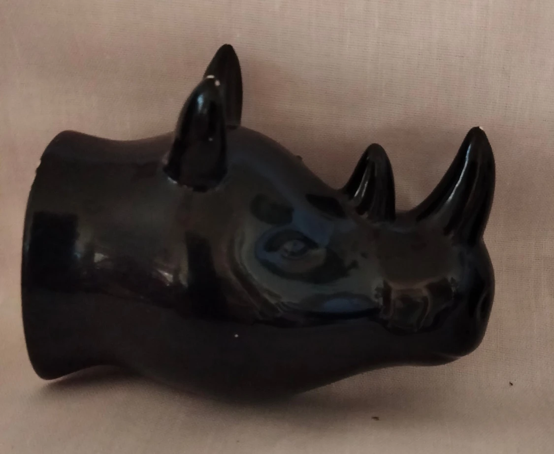 Vägghängare Noshörning