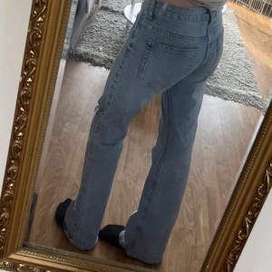 Lågmidjade jeans - Lågmidjade bootcut jeans, storlek S/38, bra skick och inga fläckar☺️