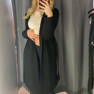 Söker sommarjacka - Söker sommarjacka!  Kappa eller liknande, runt storlek S.   #sthlmstil