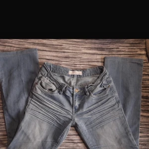 Low waist jeans - Innerbenslängd 76cm  