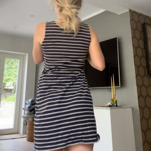 Söt klänning  - Söt sommar klänning så skön perfekt typ på stranden 