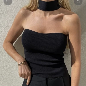 Topp - Helt oanvänd, prislapp kvar. Säljer för att den inte kommer till användning, strl medium