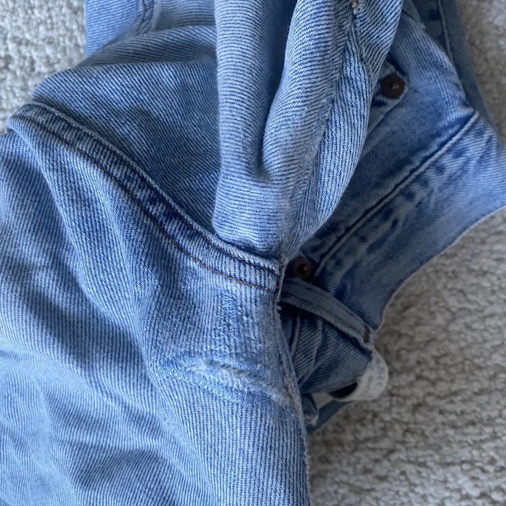 Viktige Diesel jeans i ok skick det enda som är sämre är att dom lagats (se bild) men inget man märker om man inte är petig. Säljes då dom är för små för mig   Köparen står för frakt 💕. Jeans & Byxor.