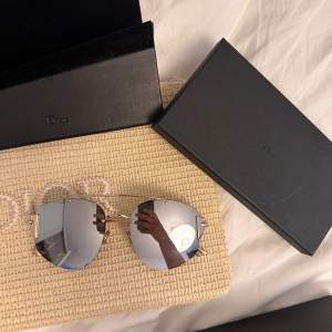 Solglasögon köpta i Dubai 2019, kvitto finns.  Sparsamt använda