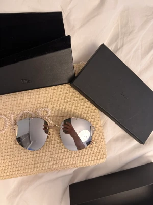 Dior solglasögon  - Solglasögon köpta i Dubai 2019, kvitto finns.  Sparsamt använda