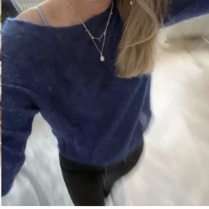 Tröja - Säljer min snygga ulltröja från Filippa k. Är egentligen storlek L men har krympt i tvätten så är en storlek s. 💕