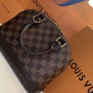 Louis Vuitton Alma bb - Ordinarie pris 18 600