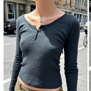 Zelly long sleeve top  - jättefint skick, inte kommit till användning🤍 onesize, men skulle säga att den sitter som en S 