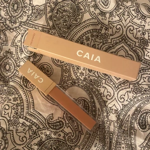 Liquid lipstick  - Ett liquid lipstick från Caia i färgen Mamazita, beige rosa. Det var inte riktigt min färg så kommer inte använda, endast testad en gång! Nypris 195kr