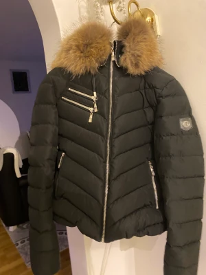 Hollies jacka - Hollies jacka äkta och äkta päls