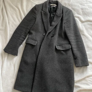 Mango Kappa - Storlek S, Woolblend