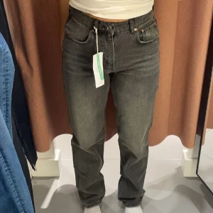 Jeans  - Aldrig använda! Köpte dessa för 599kr! 🩷