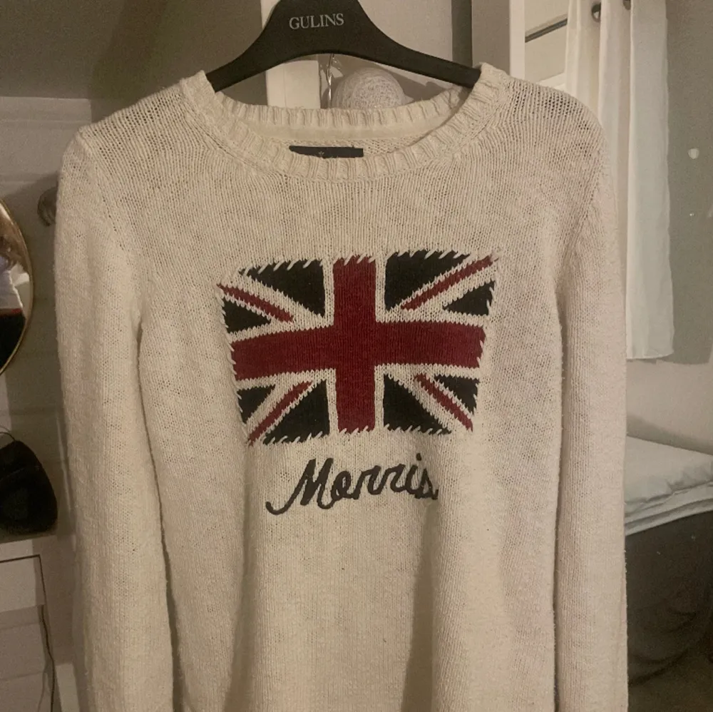 Säljer nu min populära tröja från Morris då jag tyvärr inte får någon användning av den, bara att höra av sig vid frågor! Om fler är intresserade blir de budgivning🤍. Tröjor & Koftor.
