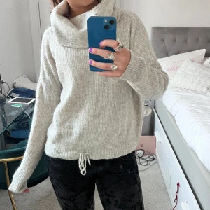 Stickad tröja!  - Tröja med polokrage!!