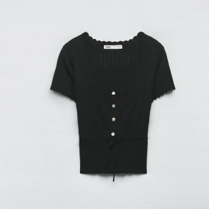 Stickad t shirt - Så fin stickad tshirt från zara som inte kommer till användning 💞