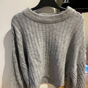 Stickad tröja - Långärmad stickad tröja