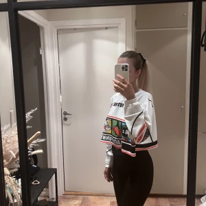 Tröja Looneytunes - Tröja i träningsmaterial st XS