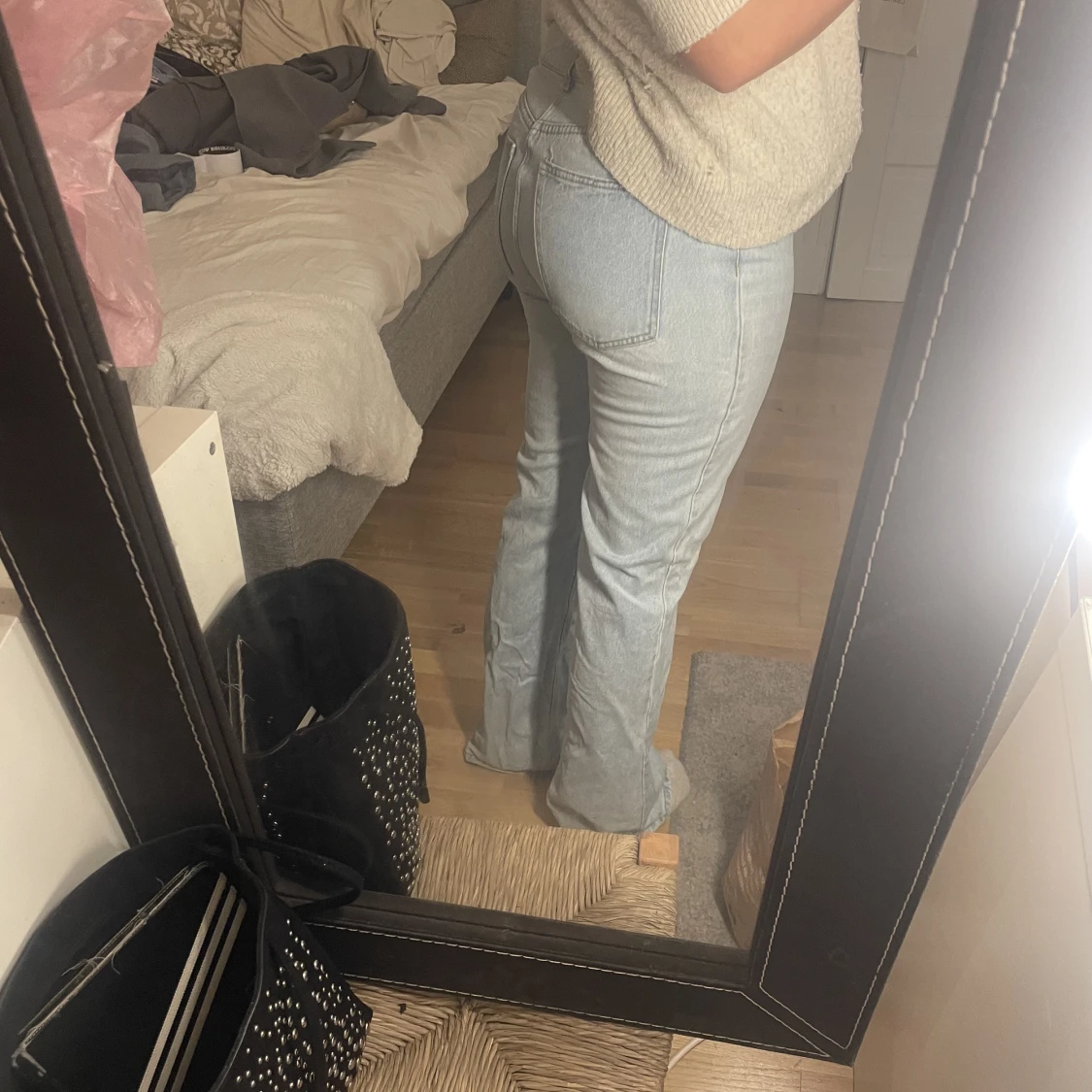 BLÅA FLARE JEANS - 90