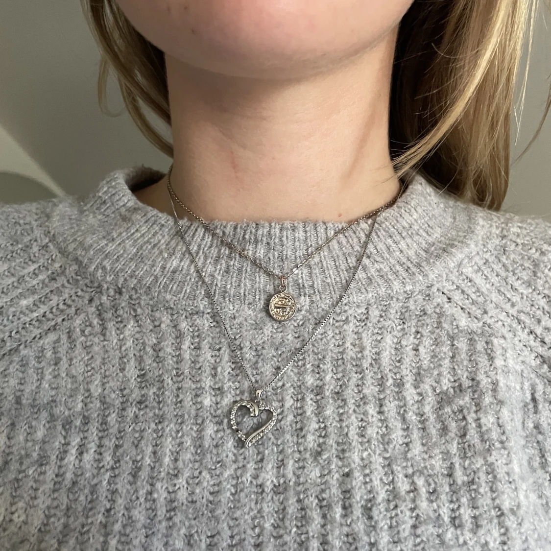 Grå stickad tröja  - 90