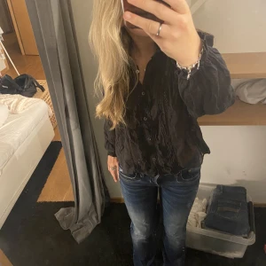 Isabel Étoile Marant, blus - En Isabel marant blus, i storlek 38 men passar även mig som har storlek 34/36. Original pris runt 3500 beroende på var. Helt oanvänd, som ny. Pris kan diskuteras via kontakt💕