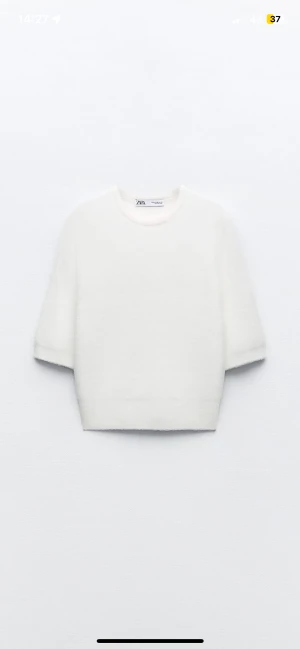 Stickad tröja  - Fin tröja ifrån Zara, aldrig använd💗  För fler frågor kom privat!!🙌🏼