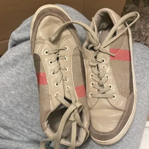 Skor  - Använda men i bra skick 