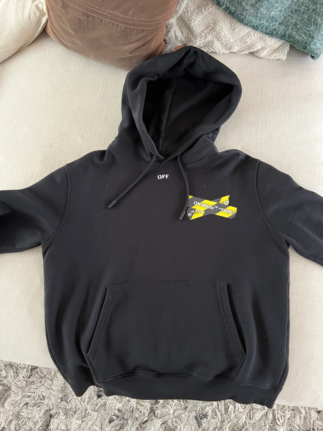 Off White dubai only - 90