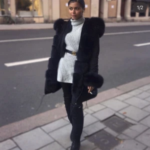 Naya parka jacka - Vinterjacka som ja inte använder längre, bra skick och inga defekter. Säljer billigt då jag inte alls använder den