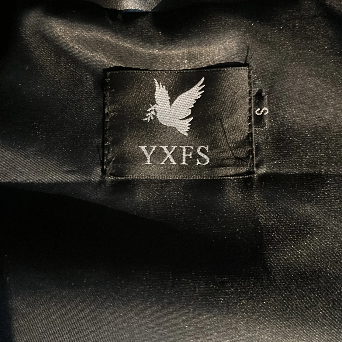 Svart pälsväst - 90