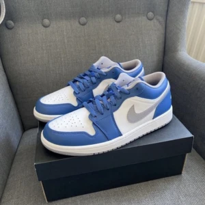 Jordans 1 low  - Helt nya aldrig använda 10/10