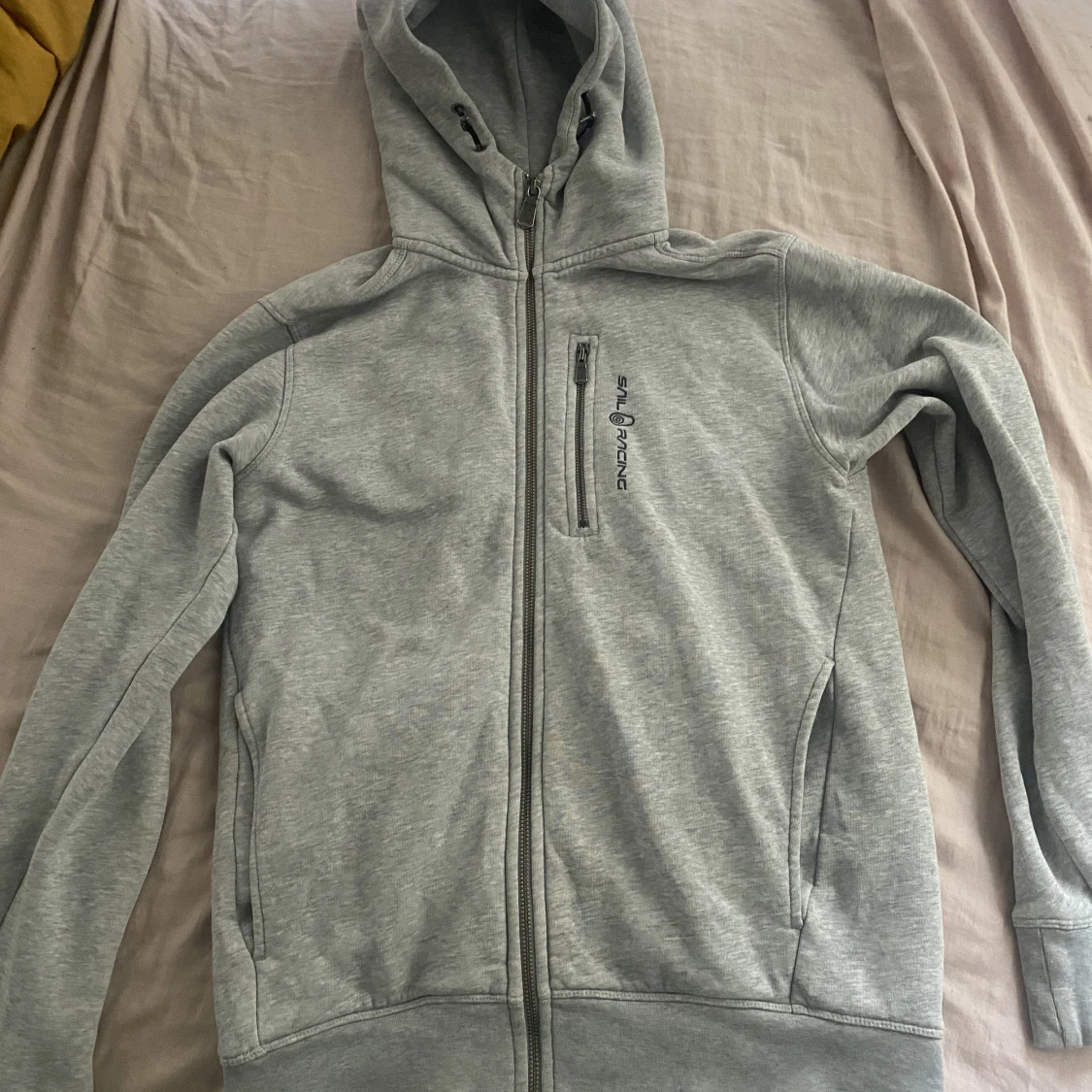 Grå sail racing hoodie