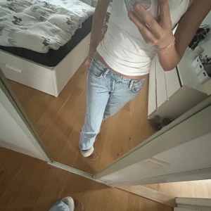 Lågmidjade jeans!💕 - Otroligt fina jeans från weekday! Nypris 590kr😜