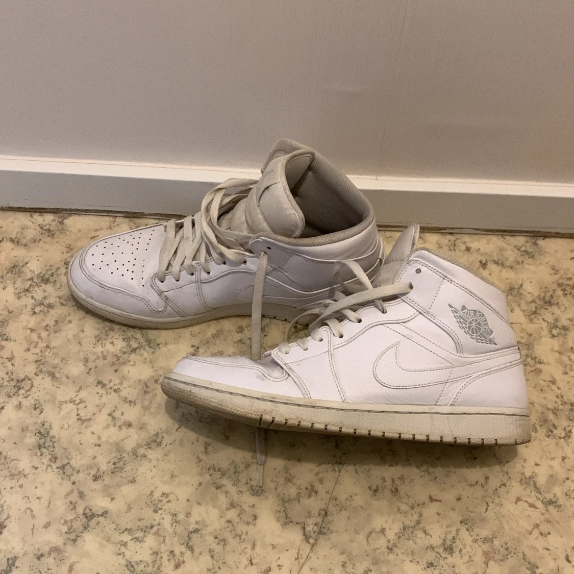 Nike Air Jordan 1 Mid  - 90