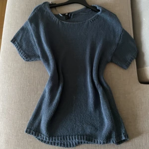 Stickat t shirt - Stickat t shirt från hm