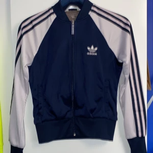 Adidas tröja  - Adidas tröja med dragkedja utan luva