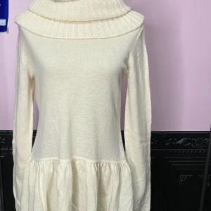 Topp - Fin topp/tunika från Burberry, har tyvärr många små hål 