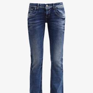 Ltb jeans! - Väldigt fina lågmidjade bootcut jeans som jag älskar. De är i fint skick och köptes för snart ett år sen🤗 Kontakta för fler bilder!!