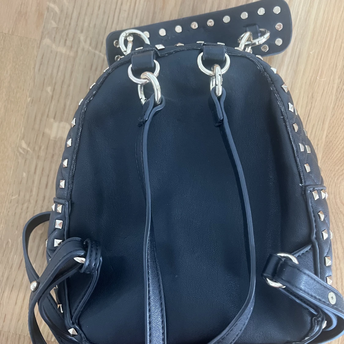 Valentino inspirerad ryggsäck - 91