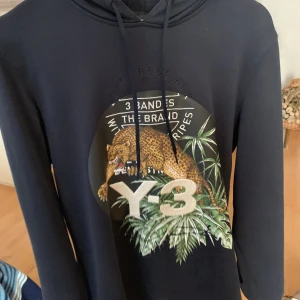 Y3 hoodie  - I princip oanvänd