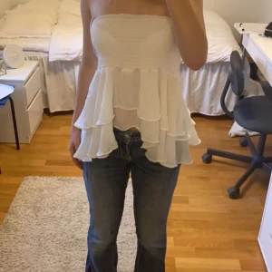 vit volangtopp/kjol - skit fin kjol som jag älskar att använda som topp, så snyggt