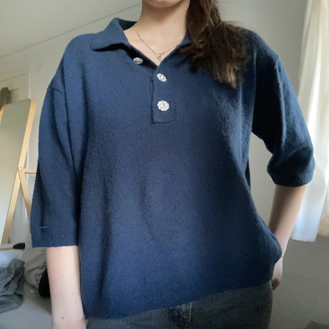 Marinblå stickad tröja