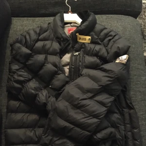 P.J.S jacka  - Hej säljer en äkta p.j.s jacka för bra pris den är i bra skick och storlek 3xl 