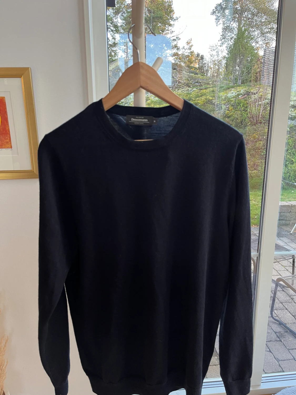 Mörkblå stickad tröja