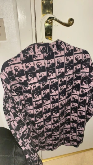 Tröja  - Ny och fin skick 