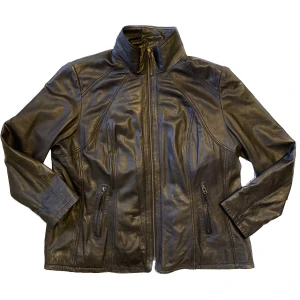 Svart läderjacka - Så snygg läderjacka. Inte sätt några defekter.