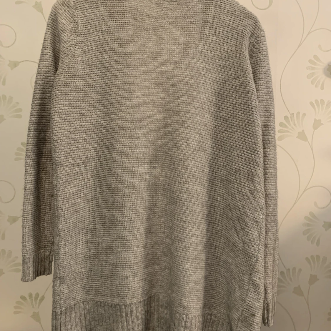 Grå tröja - 91