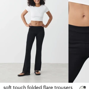 Lågmidjade byxor - Svarta lågmidjade byxor man kan vika ner från gina🫶🏼Använda 1 gång