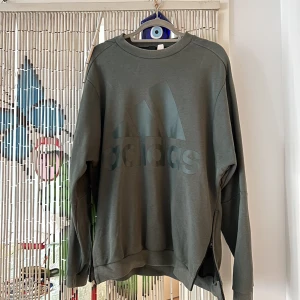 adidas crewneck - SWISH ONLY 🚨 MSG BEFORE BUYING🚨