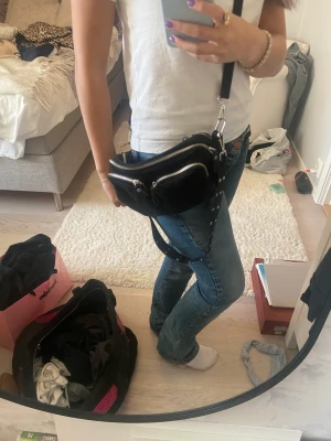 Väska  - Väska från Gina. Kommer inte till användning. Är i gott skick ❤️