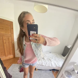 Tröja - Säljer en jättefin rosa tröja😍😍